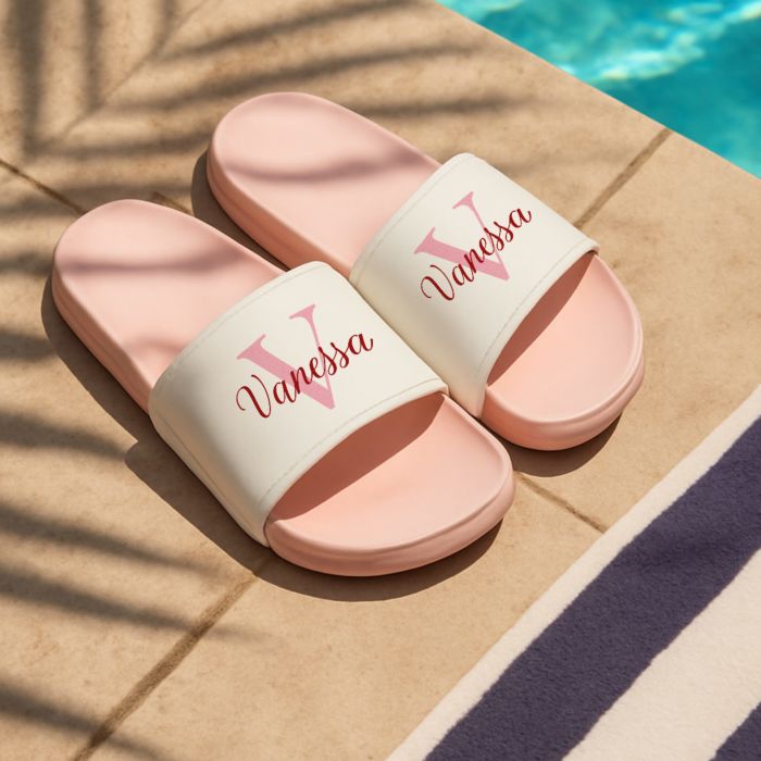 Personalisierbare Badelatschen mit Monogramm